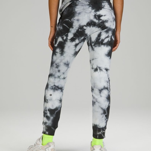 Lululemon 2021 Warm Down Jogger *Earth Dye Earth Dye Stone 2 small yoga - Picture 3 of 3